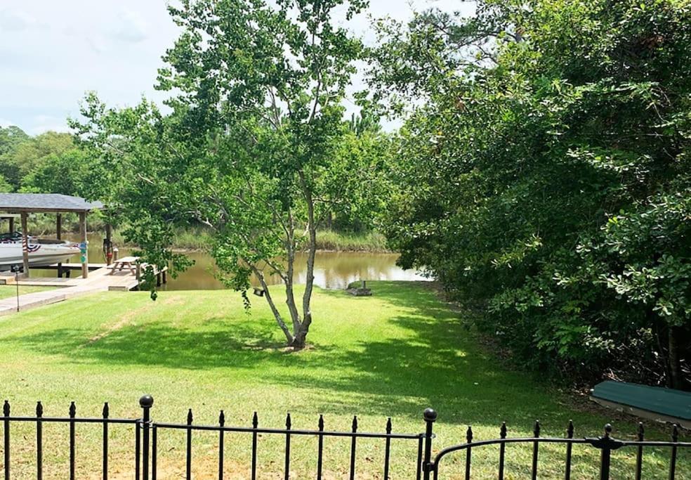 Biloxi Waterfront House View Of Bayou With Fishing Villa Exterior photo